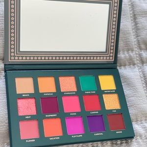Eyeshadow palette!
